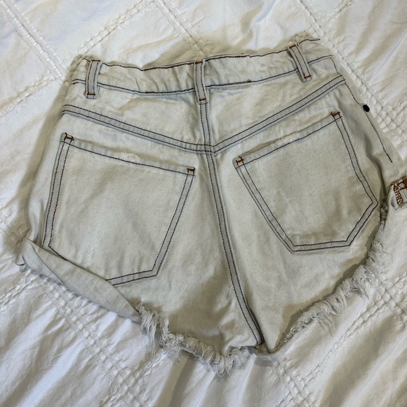 One tea spoon AUS 10/ US 4 shorts - Picture 2 of 3